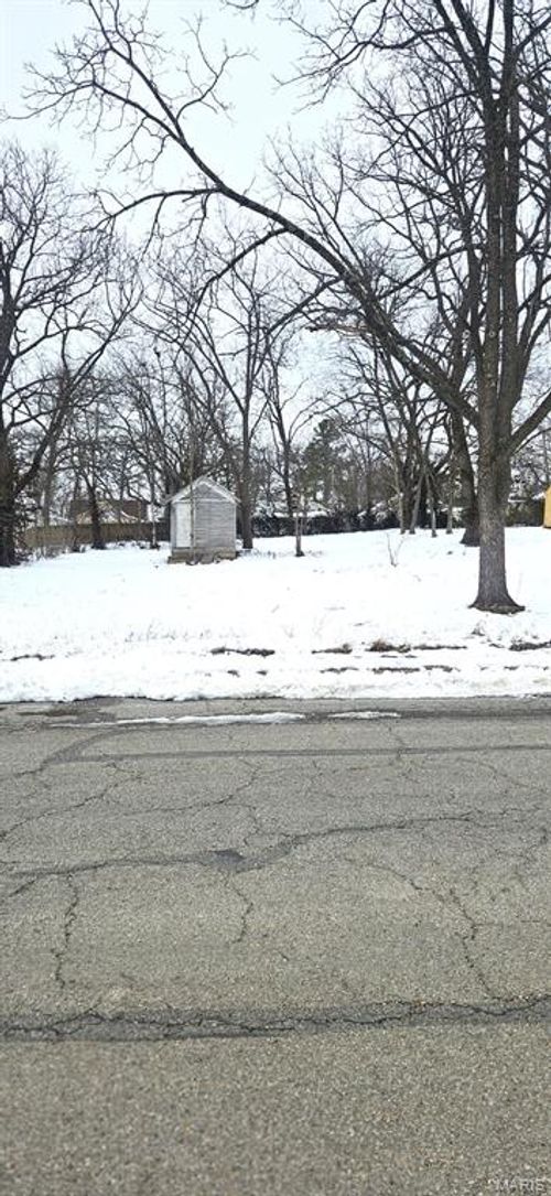 604 E 3rd St, Salem, MO, 65560-1539 | Card Image