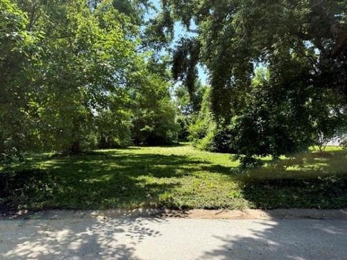 122 Arthur Ave, Bonner Springs, KS, 66012-1416 | Card Image