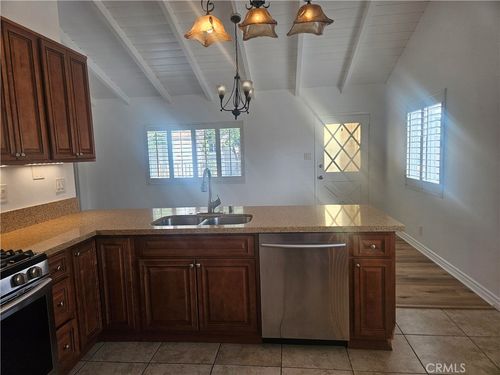 17439 Kingsbury St, Granada Hills, CA, 91344-6026 | Card Image