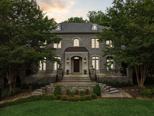 1810 Tyne Blvd, Nashville, TN, 37215-4702 | Card Image