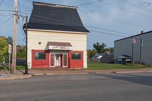 102 Main St, Trenton, NS, B0K1X0 | Card Image