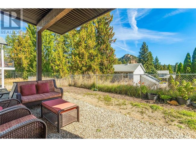 2737 Cedar Ridge St, House other with 2 bedrooms, 2 bathrooms and 4 parking in Lumby BC | Image 35