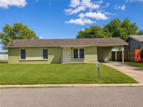 910 S Frans St, Hebbronville, TX, 78361-2518 | Card Image