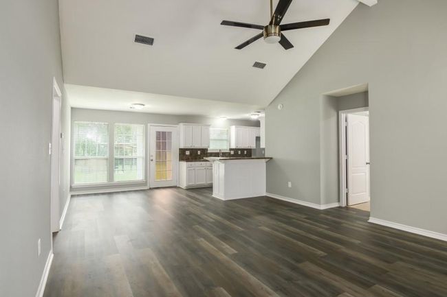 701 Walker Rd, House other with 3 bedrooms, 2 bathrooms and null parking in Winnie TX | Image 6