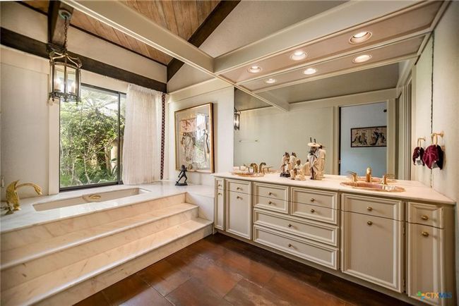 1809 W Harrison Ave, House other with 3 bedrooms, 4 bathrooms and 3 parking in Port O Connor TX | Image 36