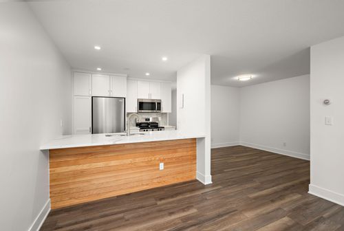 332-2800 Hamline Ave N, Roseville, MN, 55113-1764 | Card Image