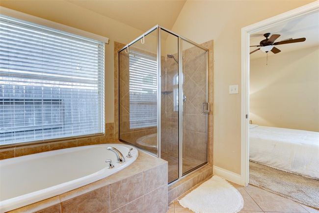 2407 Lost Bridge Ln, House other with 4 bedrooms, 2 bathrooms and 2 parking in Pearland TX | Image 20
