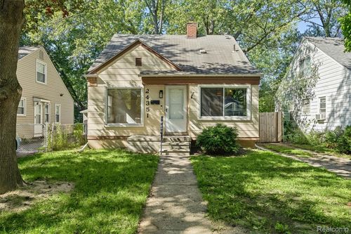 24351 Parklawn St, Oak Park, MI, 48237-1598 | Card Image