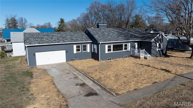 305 E Hauser St, House other with 4 bedrooms, 3 bathrooms and 2 parking in Litchfield IL | Image 43