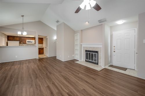 256 Jefferson Pkwy, Fort Worth, TX, 76107-1884 | Card Image