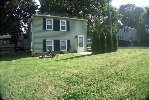 34 Kenmore Ave, Barberton, OH, 44203-1236 | Card Image