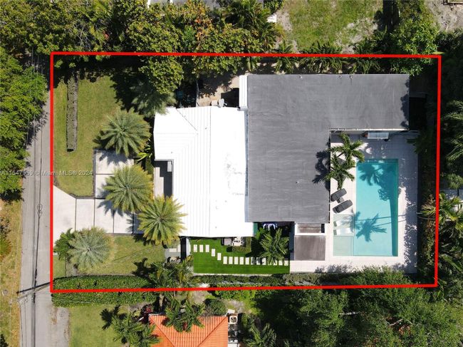 760 Ne 115th St, House other with 5 bedrooms, 3 bathrooms and null parking in Biscayne Park FL | Image 1