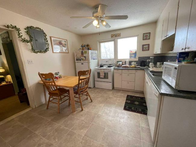 4731 50 Street, Home with 2 bedrooms, 1 bathrooms and 2 parking in Caroline AB | Image 8