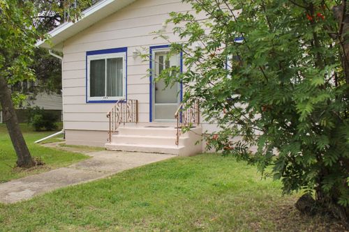 4925 49 St, Sedgewick, AB, T0B4C0 | Card Image