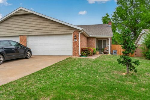 909 W Linden St, Rogers, AR, 72756-5829 | Card Image