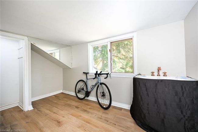 1396 Progreston Rd, Home with 5 bedrooms, 3 bathrooms and 20 parking in Carlisle ON | Image 31