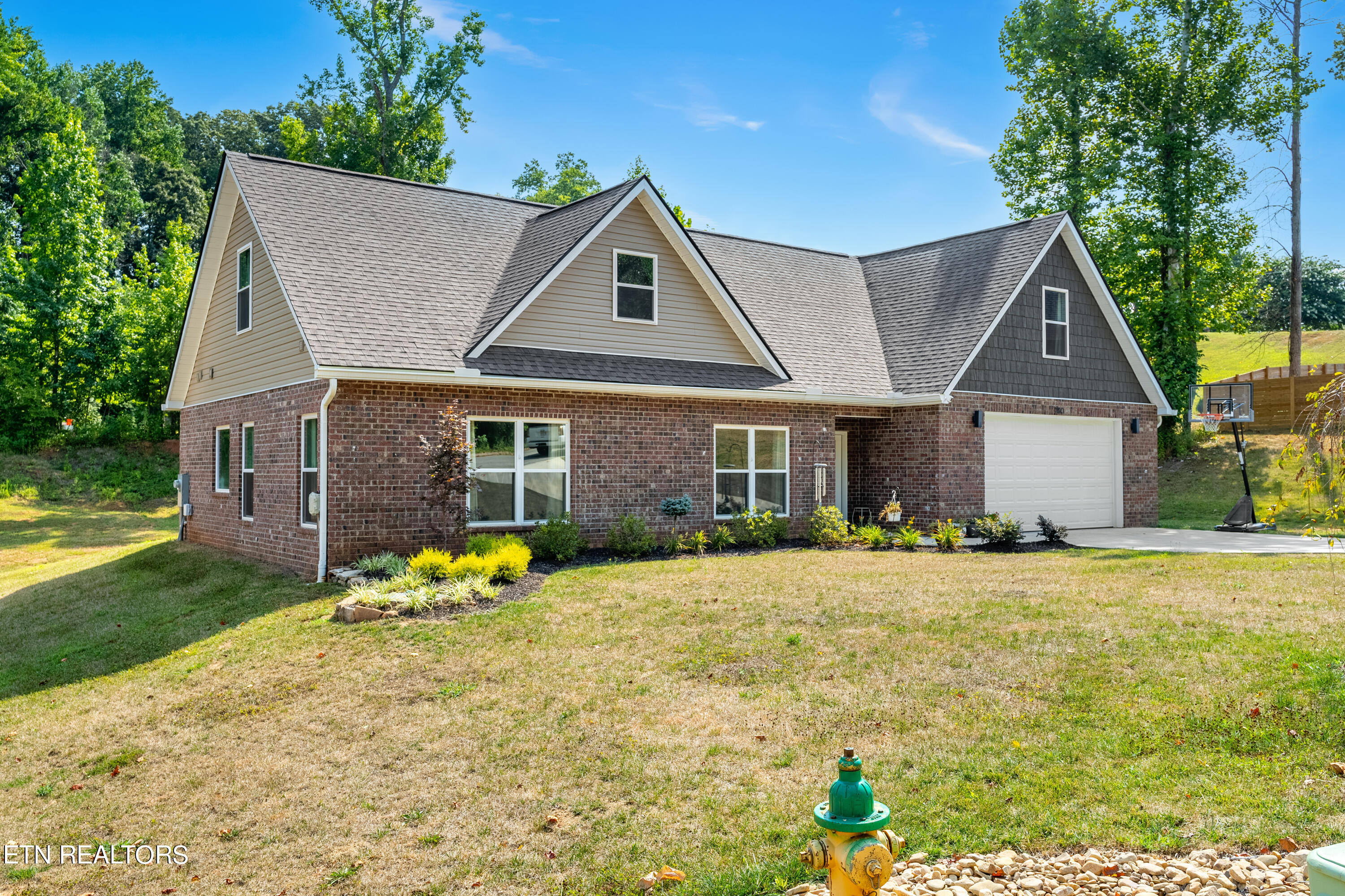 Robinson Trl, Loudon, TN 37774
