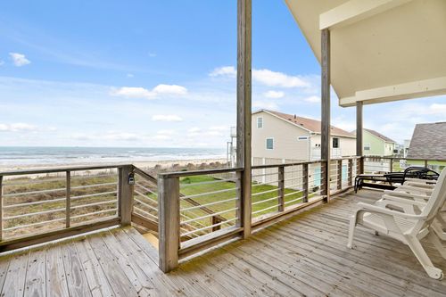 17515 Bristow Dr, Galveston, TX, 77554-8689 | Card Image