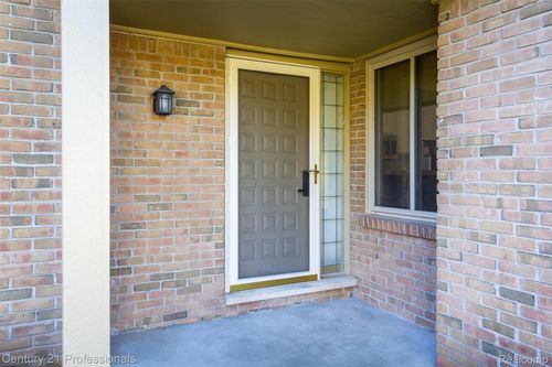 535 Tennyson, Rochester Hills, MI, 48307-4247 | Card Image