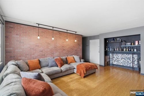 205 Bergen Tpke, Ridgefield Park, NJ, 07660-2336 | Card Image