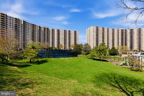 apt-906-203 Yoakum Pkwy, ALEXANDRIA, VA, 22304-3723 | Card Image