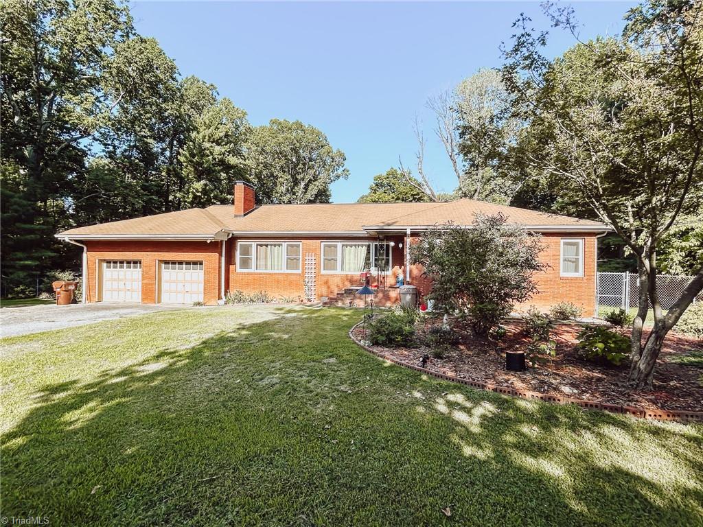 Dogwood Cir, High Point, NC 27260