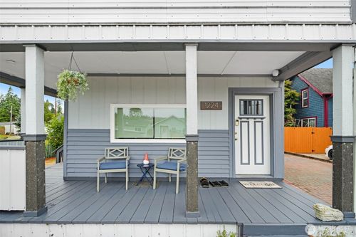 1224 4th St, Cosmopolis, WA, 98537-3929 | Card Image