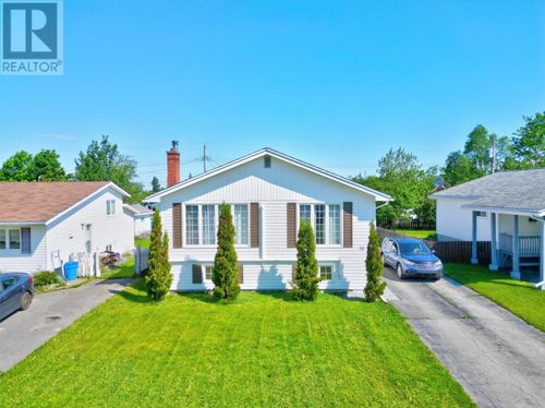 15 Wood Cres, Gander, NL, A1V2A9 | Card Image