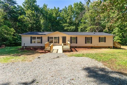 3039 Builders Dr, Thomasville, NC, 27360-8327 | Card Image