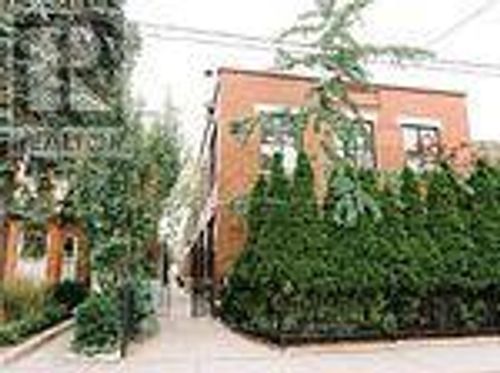 7-200 Clinton St, Toronto, ON, M6G2Y5 | Card Image