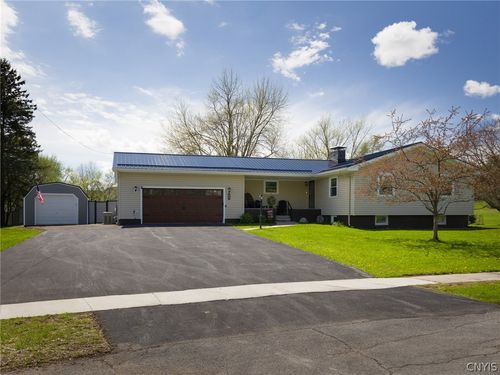475 Bugbee Dr, Watertown, NY, 13601-4203 | Card Image