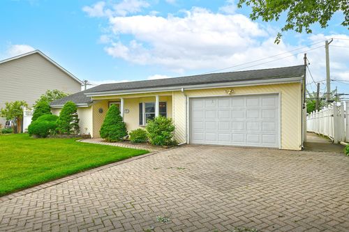 4281 Ludwig Ln, Bethpage, NY, 11714-6224 | Card Image