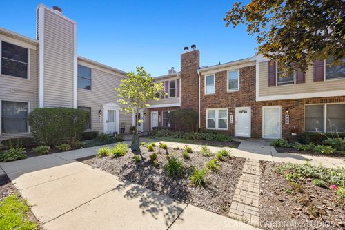 424 Kensington Ct, Naperville, IL, 60563-2400 | Card Image