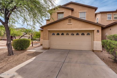 8467 N Placita De La Manzana, Tucson, AZ, 85742-8227 | Card Image