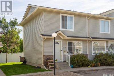 2810 Cranbourn Cres, Townhouse with 2 bedrooms, 2 bathrooms and null parking in Regina SK | Image 2