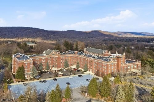 2301 Rio Vista Dr, Mahwah, NJ, 07430-4504 | Card Image