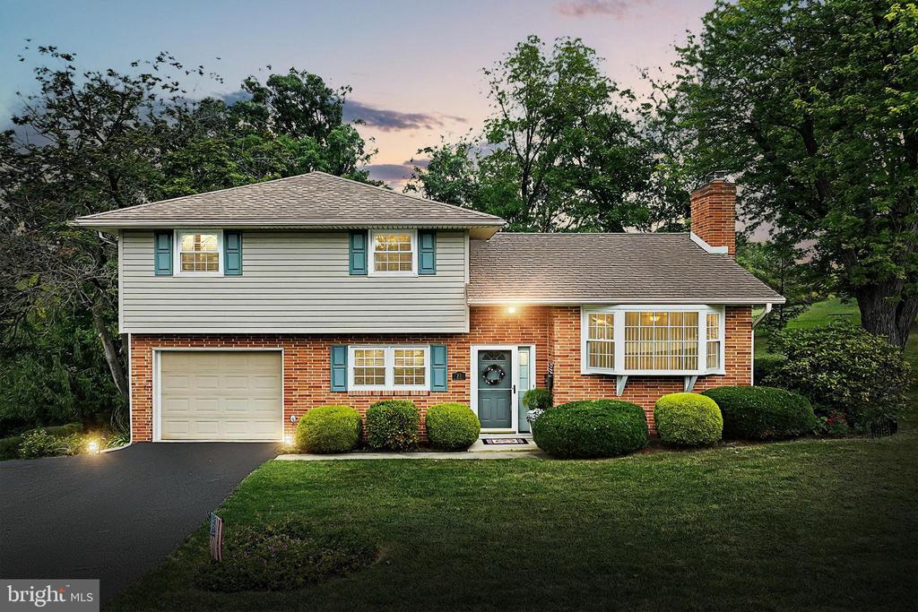 Woodland Dr, York, PA 17407