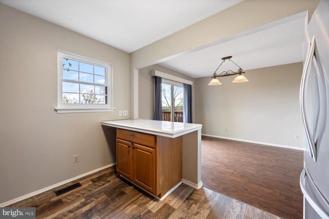 370 Logan Dr, Townhouse with 3 bedrooms, 3 bathrooms and null parking in WESTMINSTER MD | Image 11