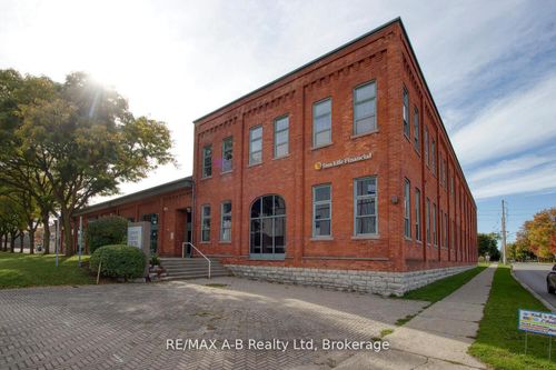 202-342 Erie St, Stratford, ON, N5A2N4 | Card Image