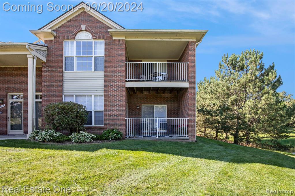 Flagstone Cir, Rochester, MI 48307