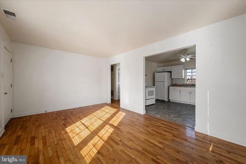 2003 Senseny Rd, WINCHESTER, VA, 22602-8918 | Card Image