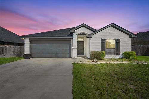 425 Stoneridge Dr, Hillsboro, TX, 76645-3093 | Card Image