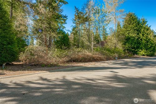 8647 Great Horned Owl Ln, Blaine, WA, 98230-6306 | Card Image