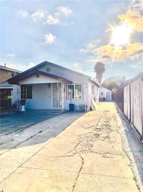 9526 San Juan Ave, South Gate, CA, 90280 | Card Image