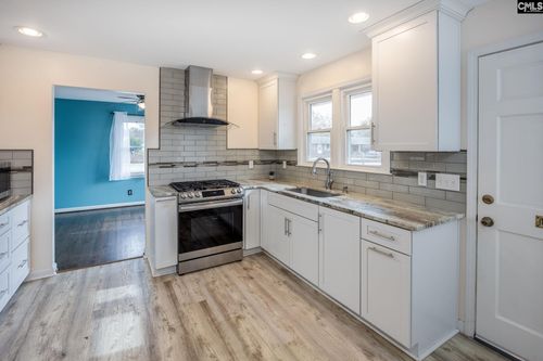 560 Edisto Dr, Batesburg, SC, 29006-2625 | Card Image