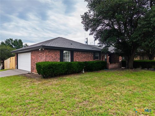 810 Courtney Ln, Copperas Cove, TX, 76522-1214 | Card Image