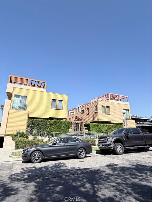 4-41 N Oak Ave, Pasadena, CA, 91107-7505 | Card Image