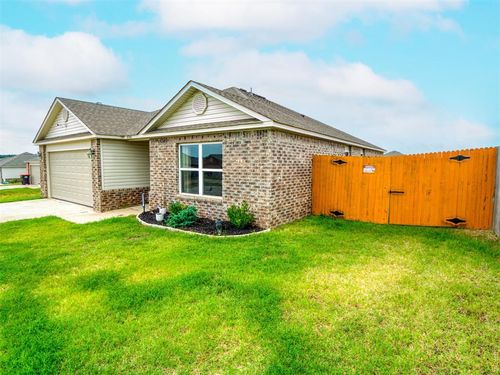 4346 Driftwood Drive, Harrah, OK, 73045 | Card Image