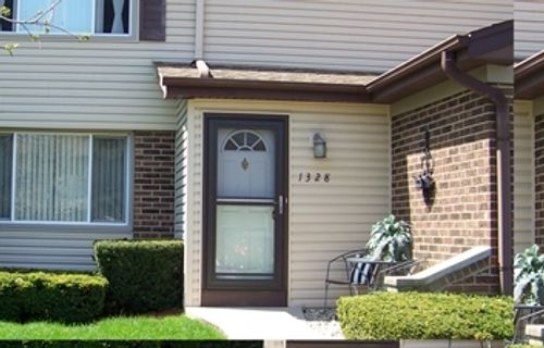 1328 S Dove Ct, Mount Prospect, IL, 60056-5102 | Card Image