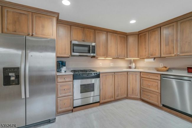 16 Debow Ter, House other with 3 bedrooms, 2 bathrooms and null parking in Pompton Plains NJ | Image 5
